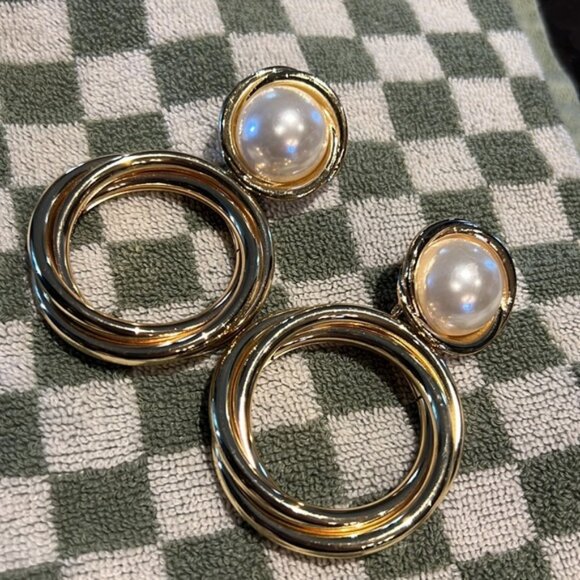 KYLIE JENNER 8 Other Reasons Jay Duster Earrings - Picture 1 of 7